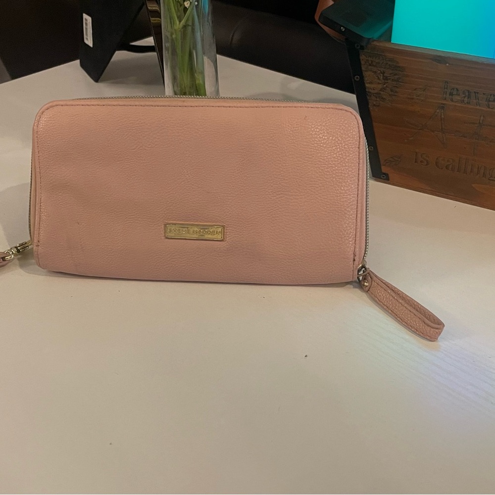 Steve Madden wallet